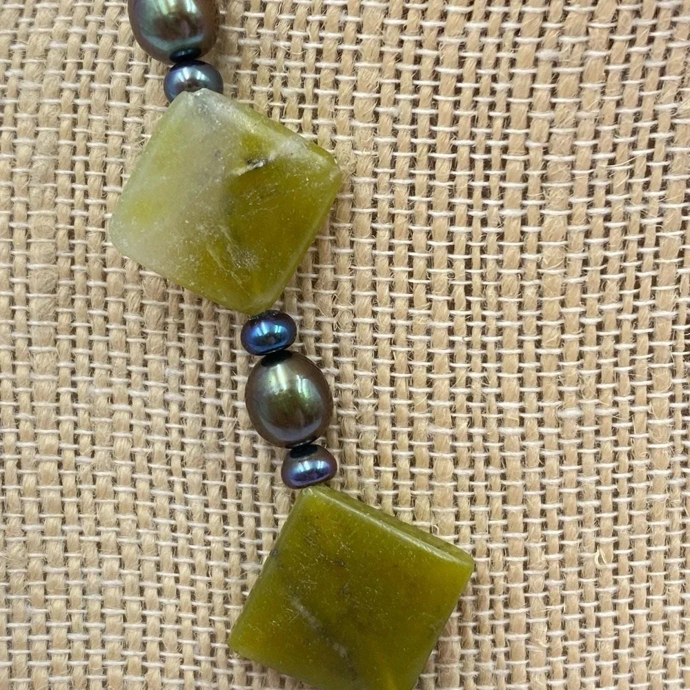 Flat Serpentine Gemstone Freshwater Pearls Sterling Silver Necklace & Earrings - Picture 3 of 10